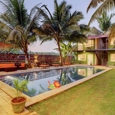 Treebo Sava Resort Morjim Exterior foto